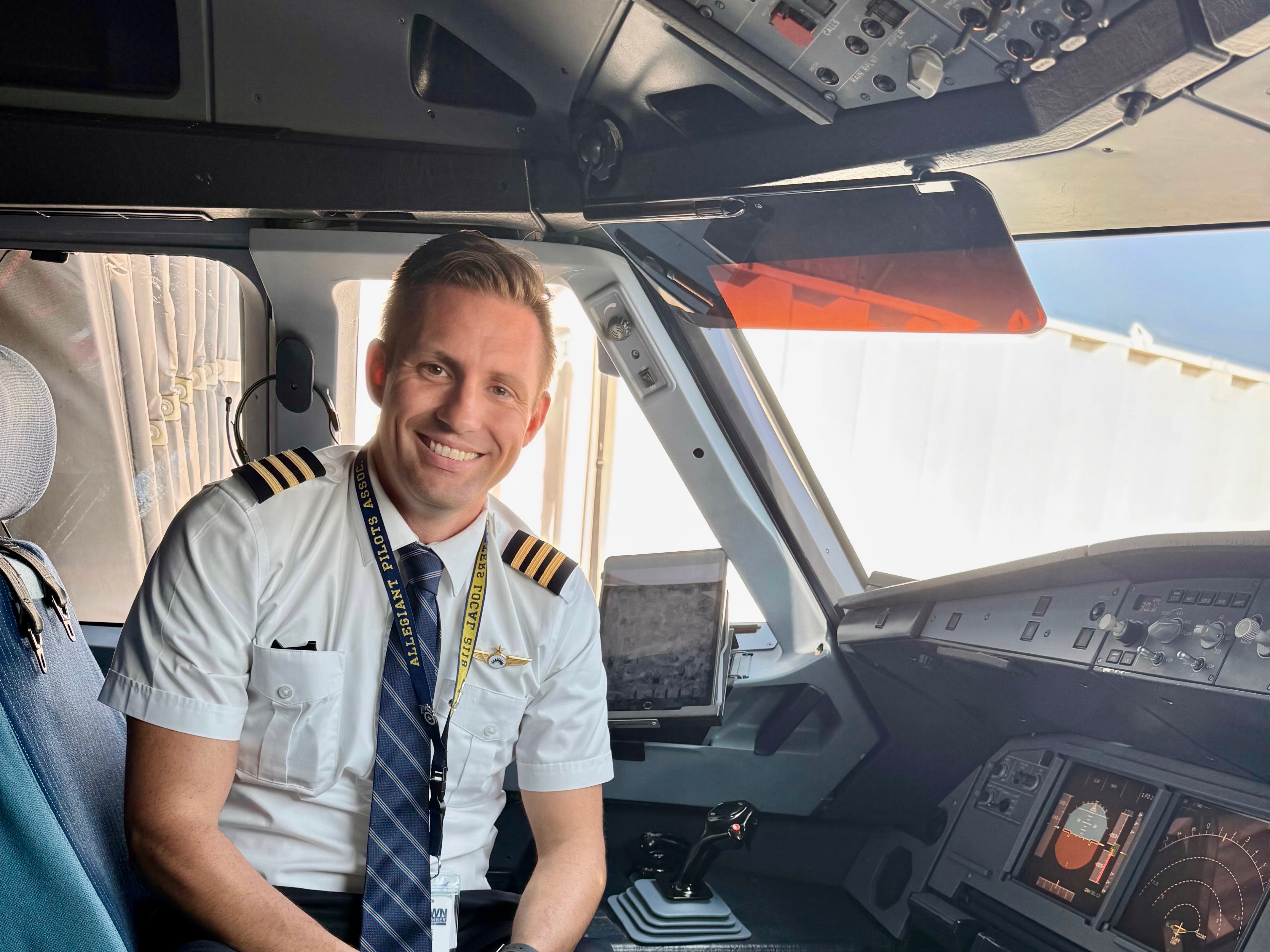 Photo of Andrew Smart